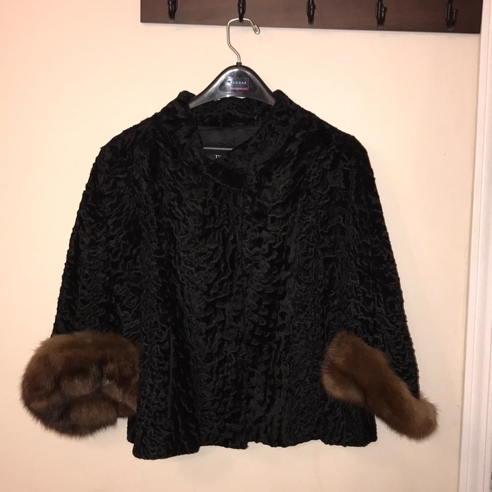 Amazing vintage Fur Cropped Coat